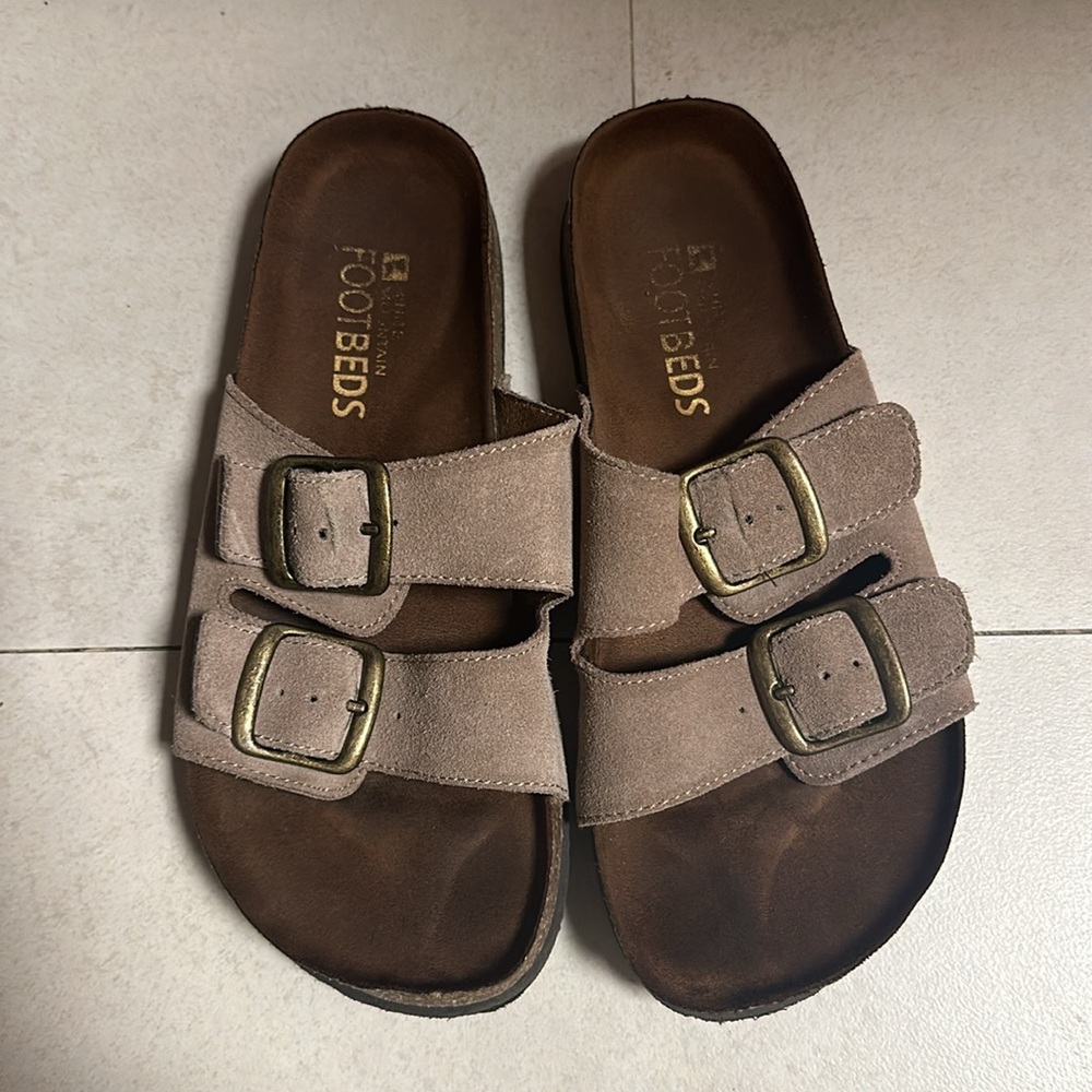White Mountain Footbeds Sandals - Size 6